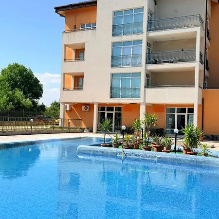Prostor - Pool & 50m Away