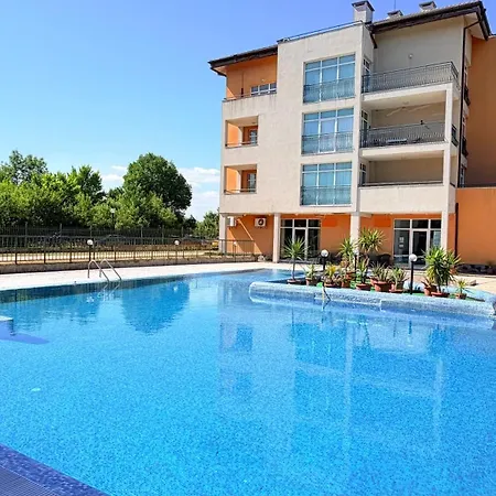 Prostor - Pool & 50m Away