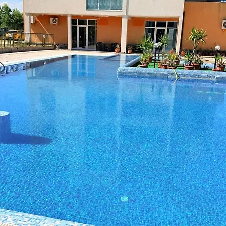 Lägenhet Prostor - Pool & 50m Away